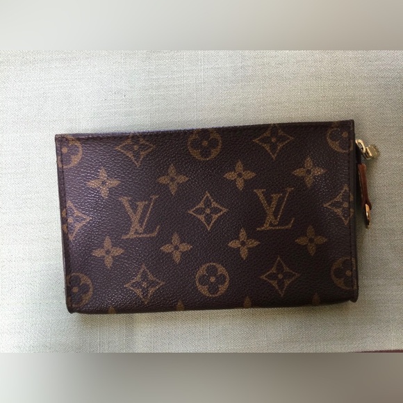 LOUIS VUITTON TOILETRY 15 POUCH - Picture 3 of 9